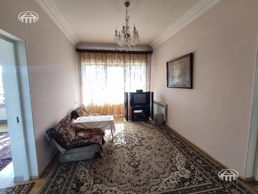 Особняк · 5 комн. · 600 м² · Аджапняк