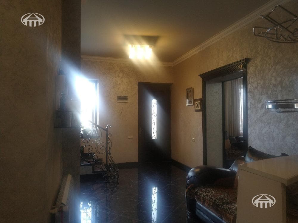 Առանձնատուն · 5 սեն. · 222 մ² · Արաբկիր
