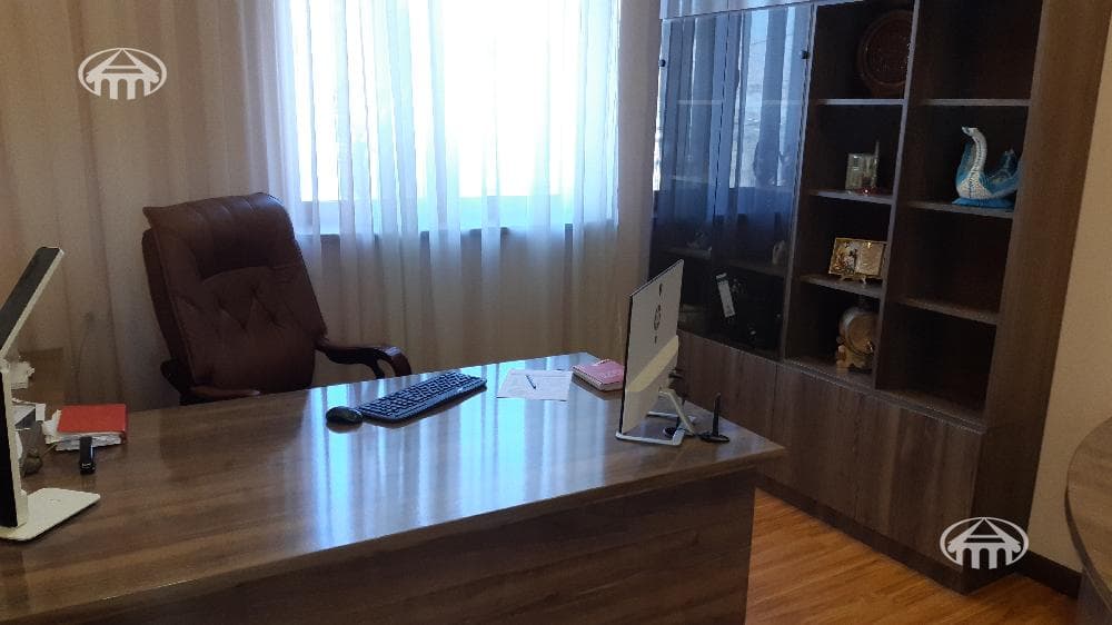 Առանձնատուն · 6 սեն. · 230 մ² · Քանաքեռ-Զեյթուն