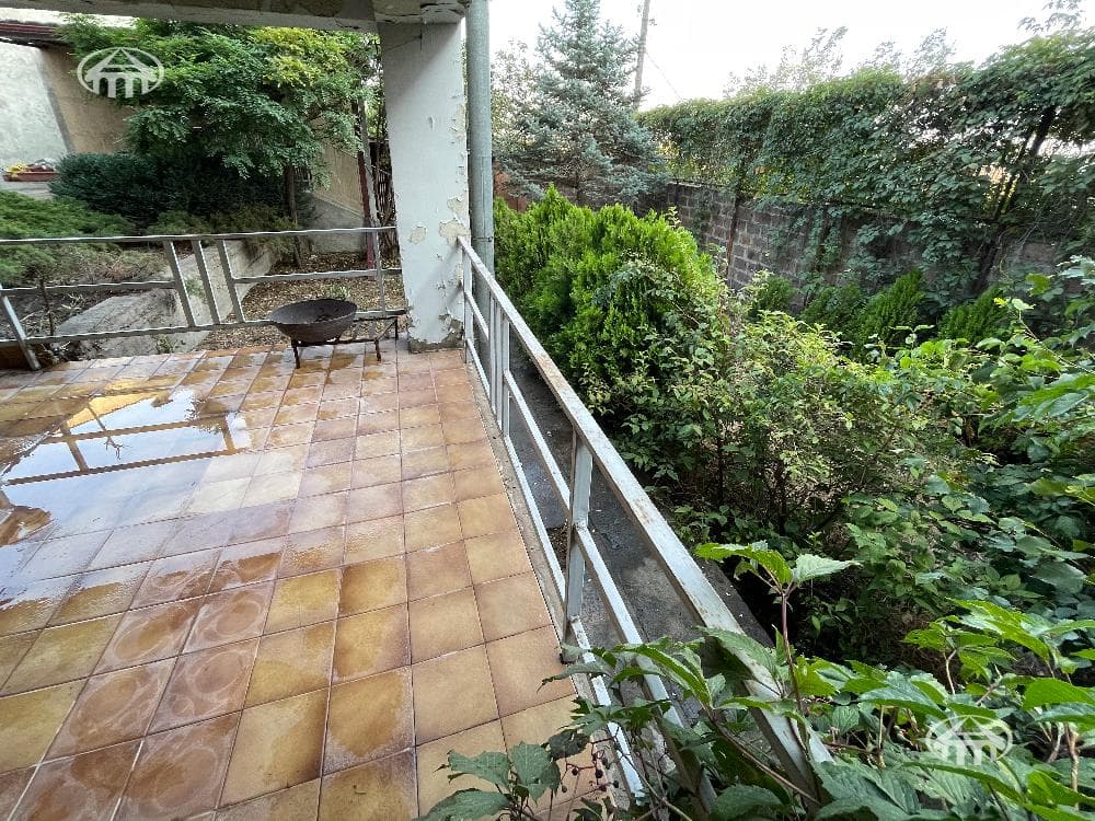 House · 6 rooms · 190 m² · Arabkir