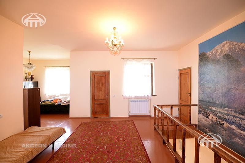 Առանձնատուն · 6 սեն. · 290 մ² · Բյուրական