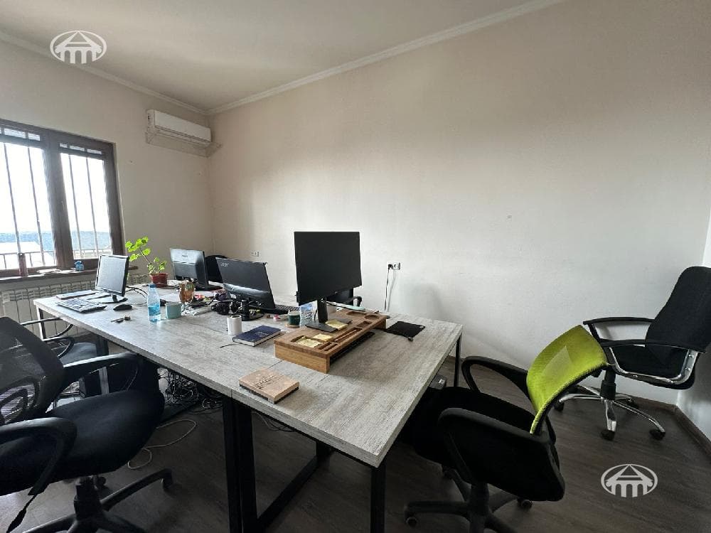 Office · 179 m² · Arabkir