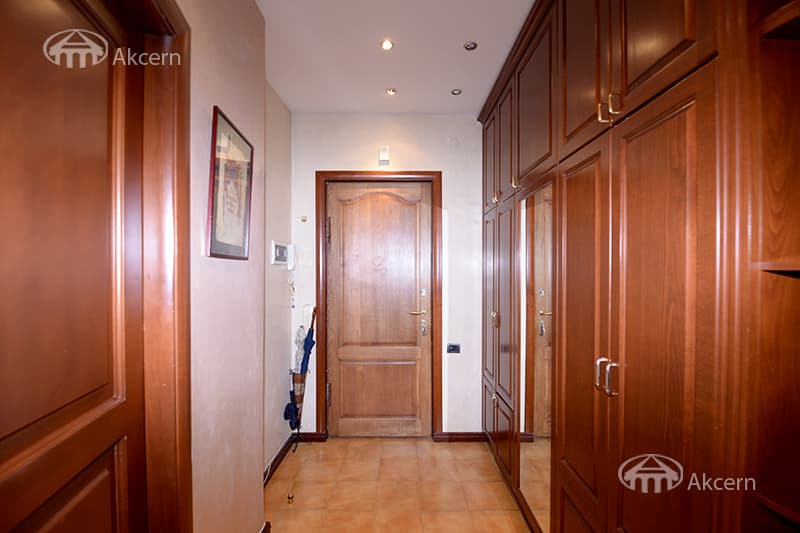 Квартира · 4 комн. · 127 м² · Кентрон