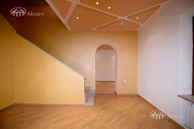 Офис · 347 м² · Кентрон