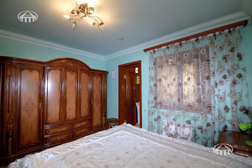 Սեփական տուն · 4 սեն. · 285 մ² · Էրեբունի