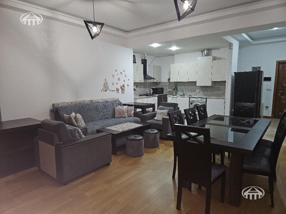 Apartment · 2 rooms · 68 m² · Kentron
