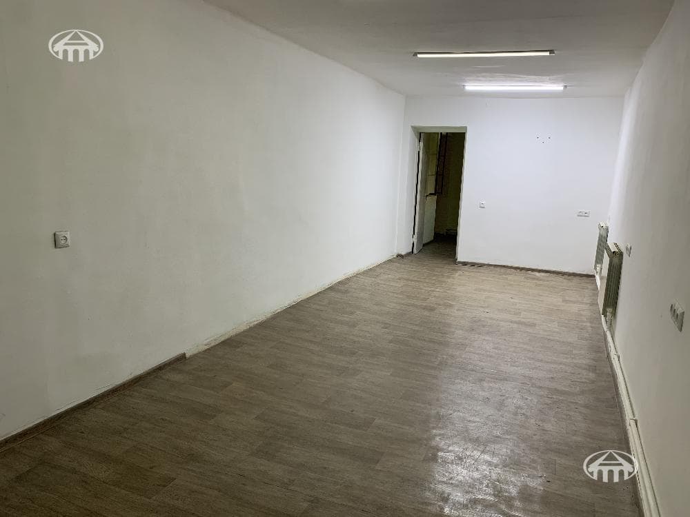 Office · 330 m² · Kentron