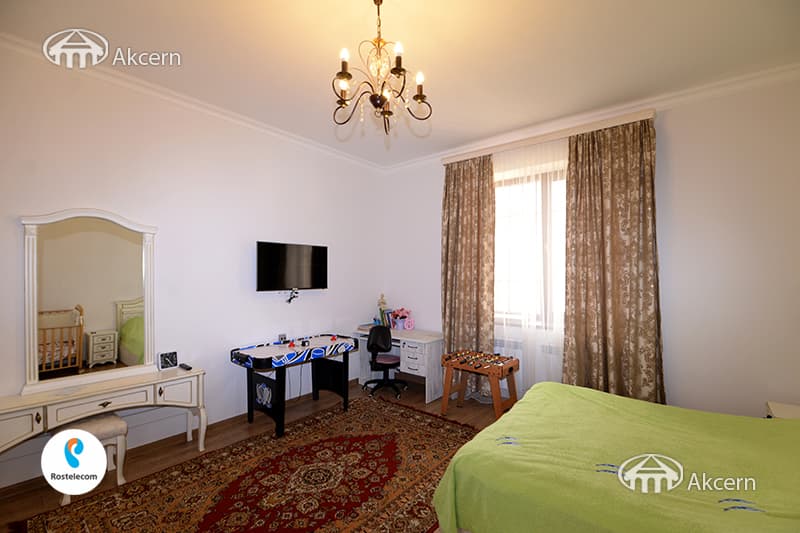Дом · 5 комн. · 290 м² · Аван