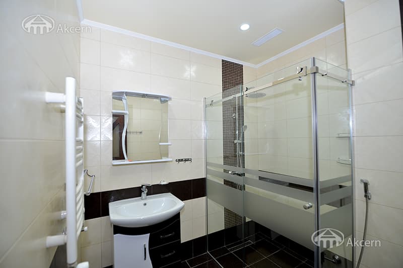 Apartment · 4 rooms · 280 m² · Kentron