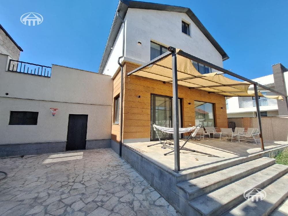 Особняк · 5 комн. · 380 м² · Ариндж