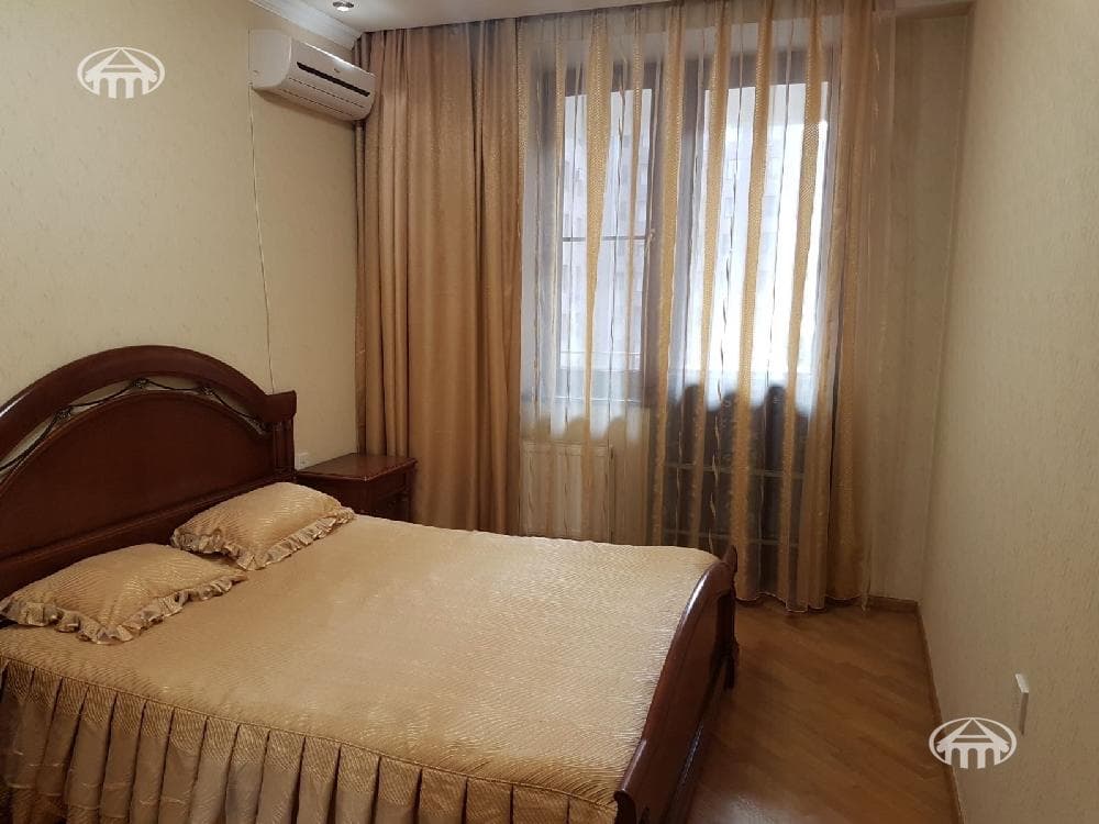 Բնակարան · 3 սեն. · 140 մ² · Կենտրոն — Լուսանկար 5 / 8