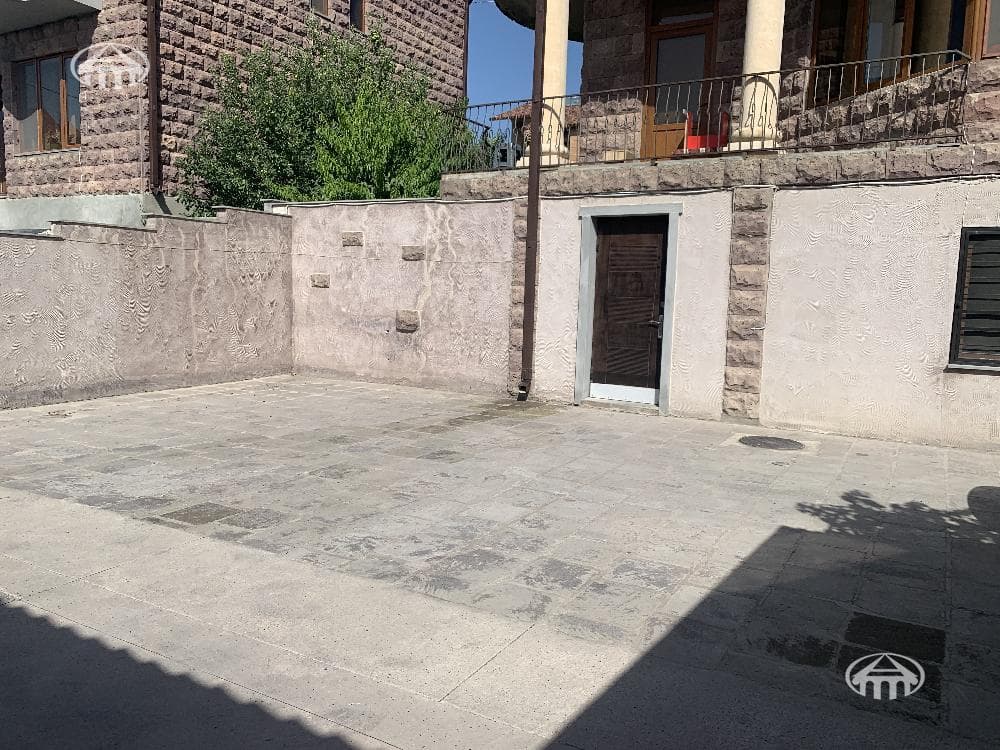 Офис · 65 м² · Давташен