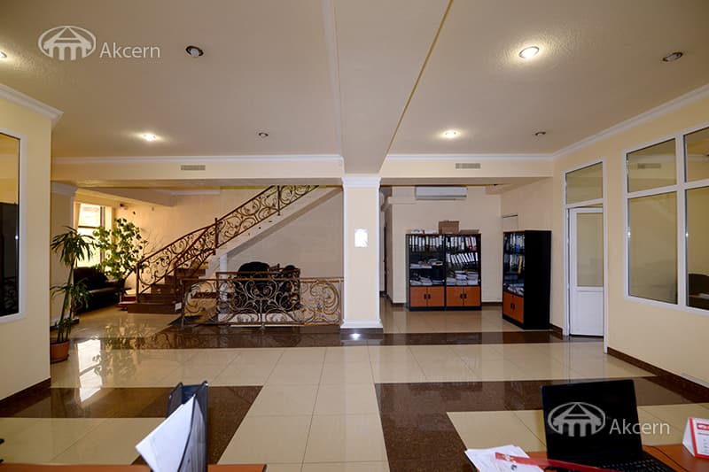 Office · 612 m² · Kentron