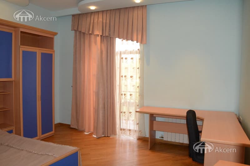 Բնակարան · 3 սեն. · 95 մ² · Կենտրոն — Լուսանկար 9 / 17