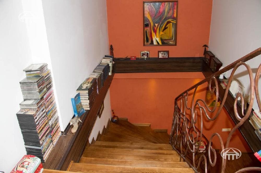 Квартира · 5 комн. · 178 м² · Шенгавит