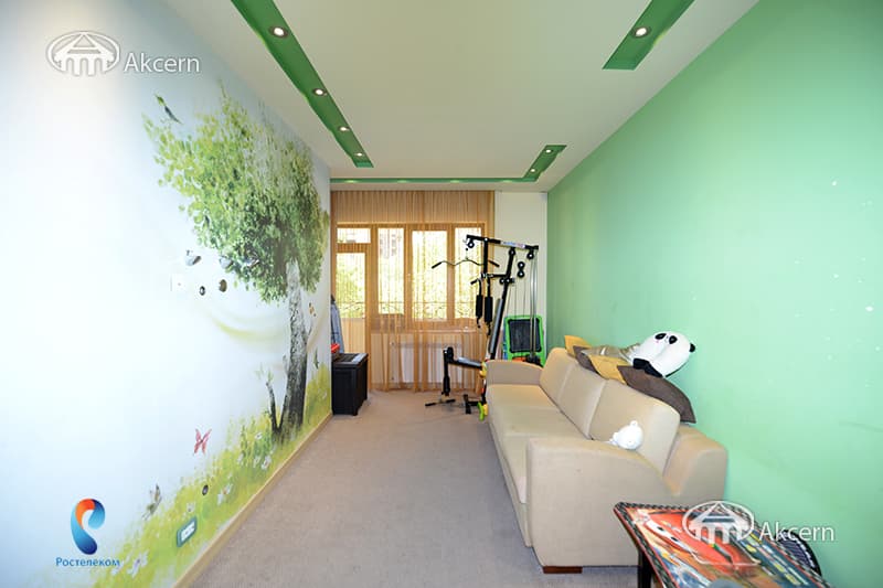 Квартира · 4 комн. · 174 м² · Кентрон