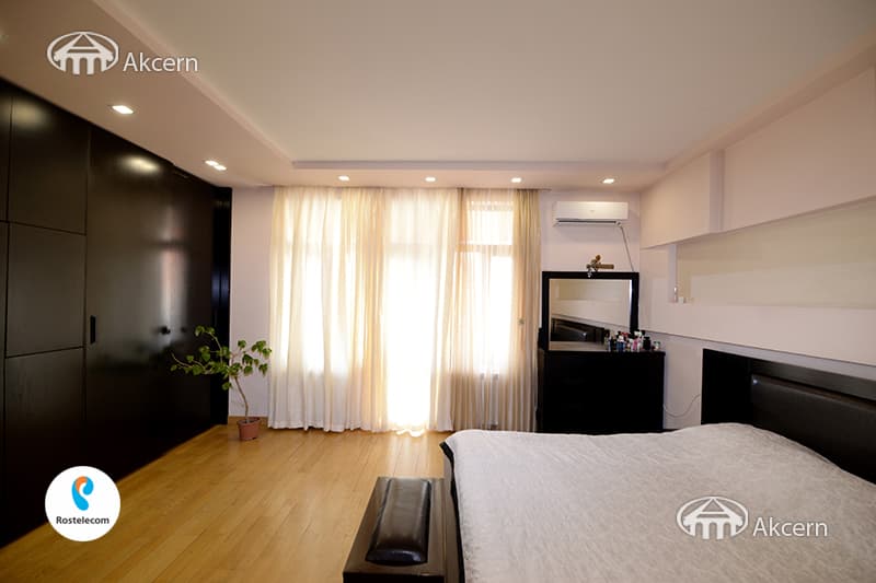 Apartment · 4 rooms · 159 m² · Kentron