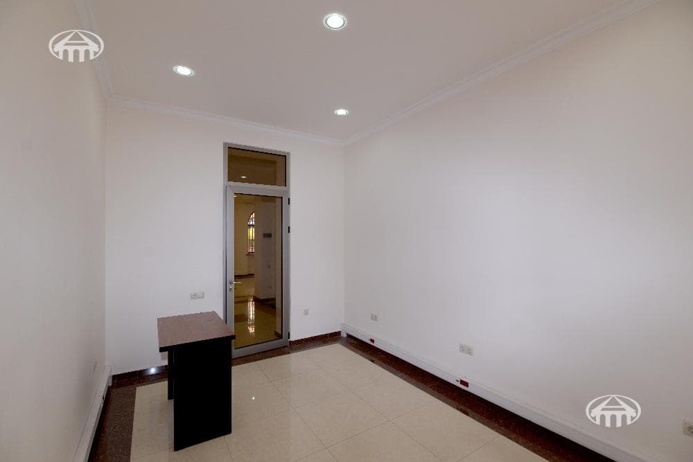 Retail · 79 m² · Arabkir