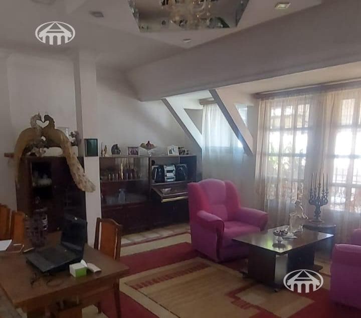 House · 4 rooms · 367 m² · Erebuni