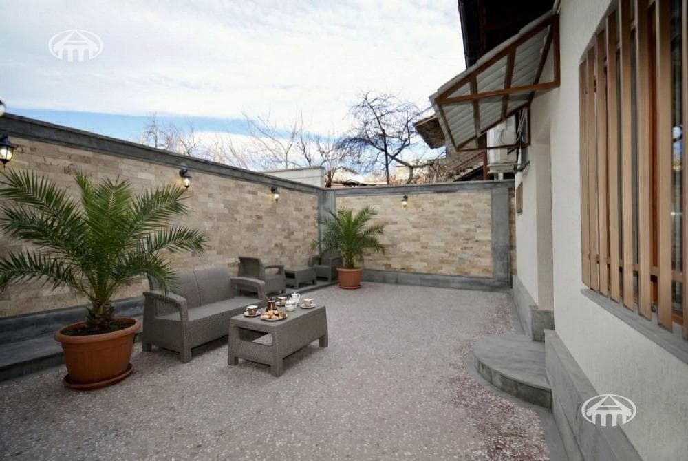 House · 2 rooms · 66 m² · Arabkir