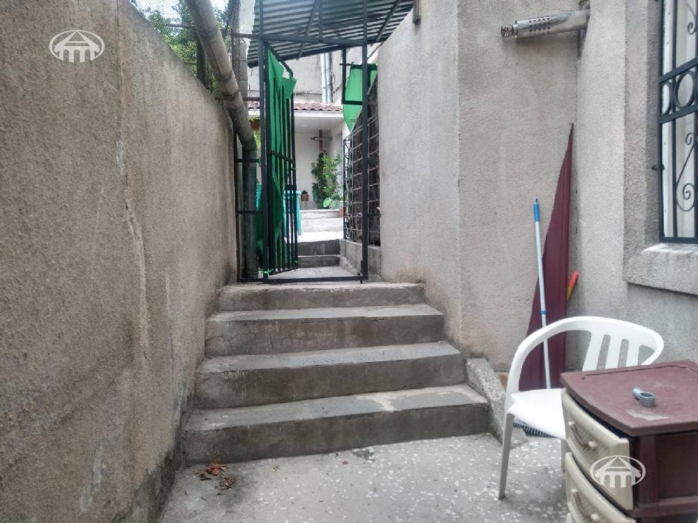 House · 5 rooms · 220 m² · Arabkir