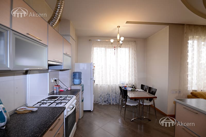 Apartment · 4 rooms · 164 m² · Kentron
