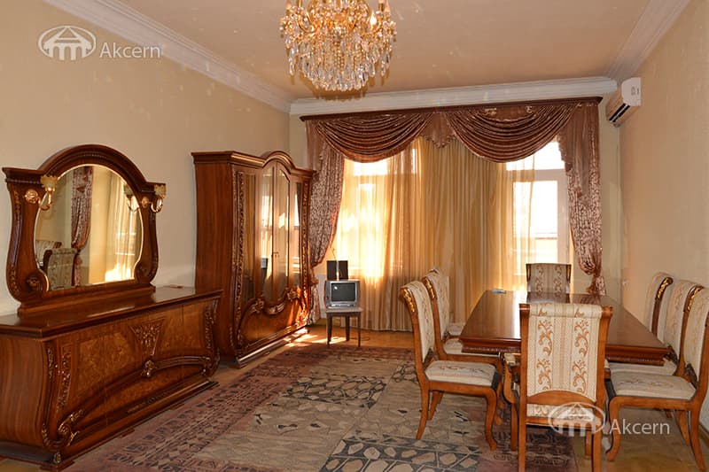 Квартира · 5 комн. · 200 м² · Кентрон