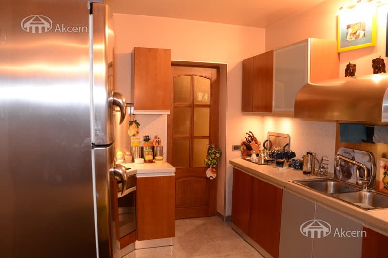 Квартира · 3 комн. · 90 м² · Арабкир