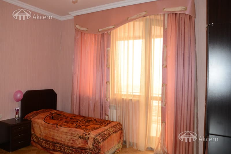 House · 4 rooms · 220 m² · Nork-Marash