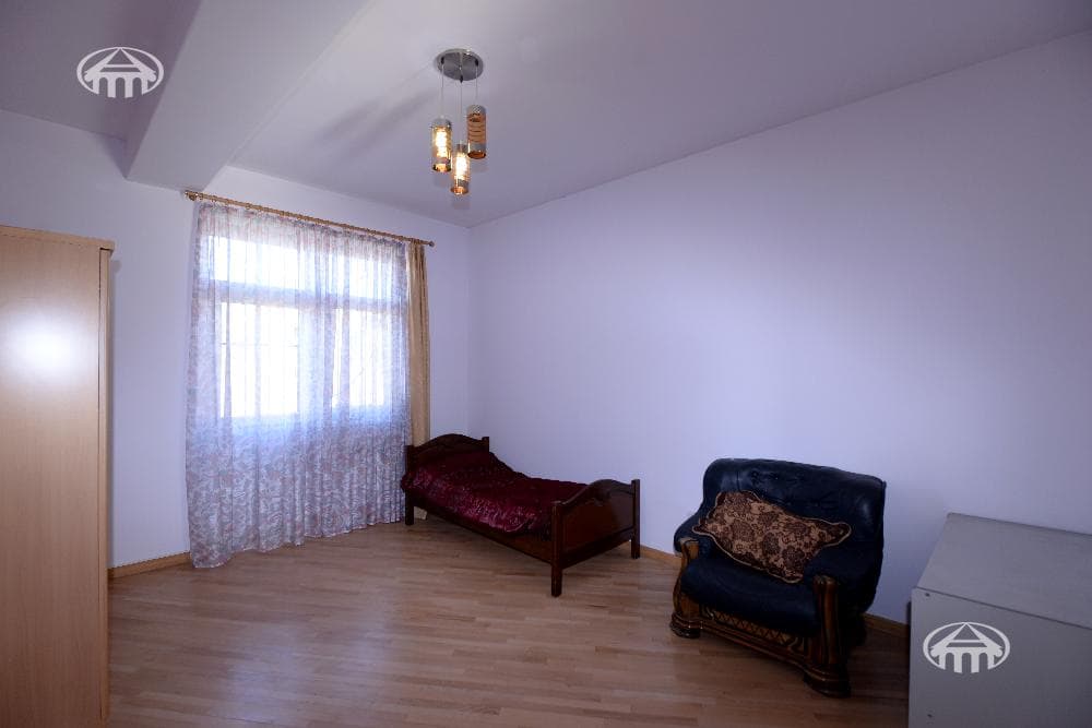 Особняк · 6 комн. · 366 м² · Канакер-Зейтун