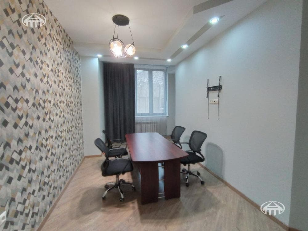 Квартира · 4 комн. · 144 м² · Кентрон
