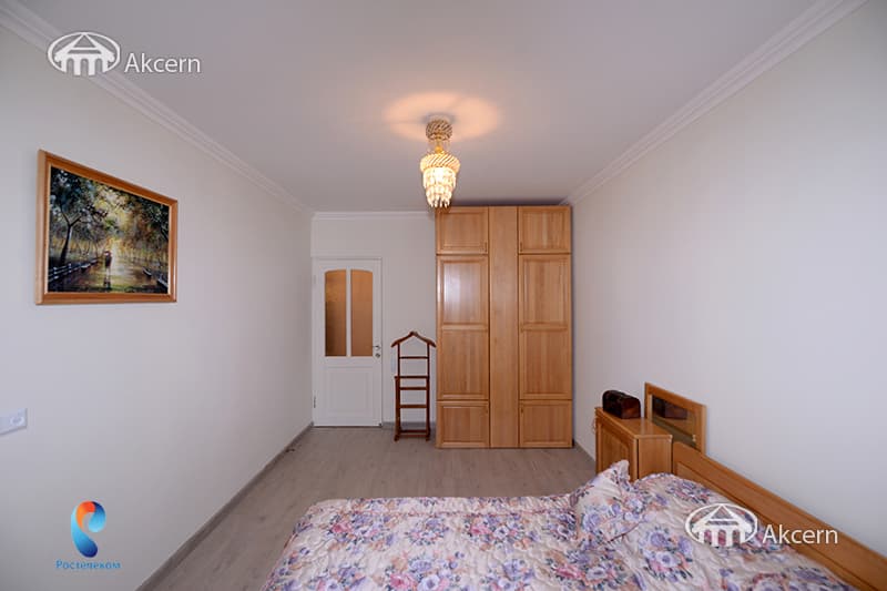 Квартира · 3 комн. · 90 м² · Кентрон