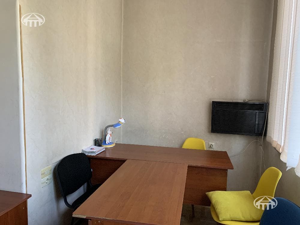 Office · 71 m² · Kentron