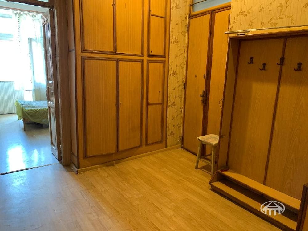 Apartment · 2 rooms · 72 m² · Kentron