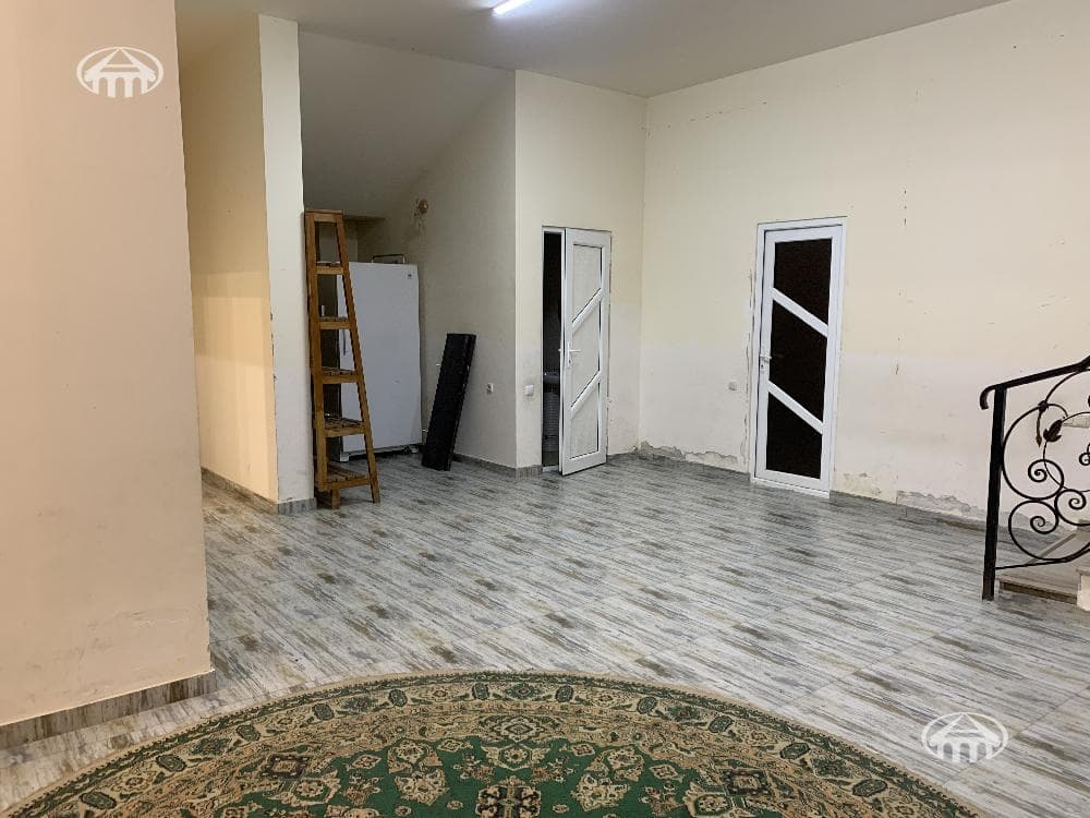 Առանձնատուն · 7 սեն. · 630 մ² · Կենտրոն