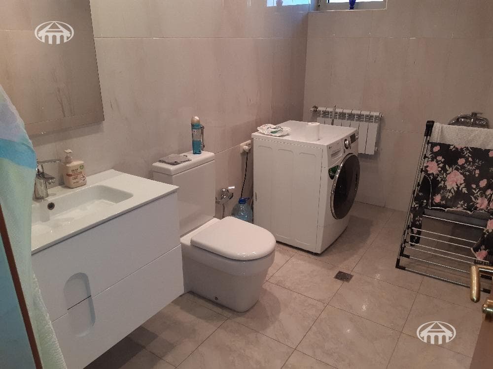 Квартира · 4 комн. · 135 м² · Кентрон