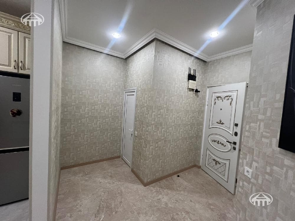 Apartment · 3 rooms · 98 m² · Kentron