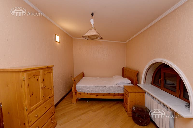 Առանձնատուն · 7 սեն. · 680 մ² · Կենտրոն