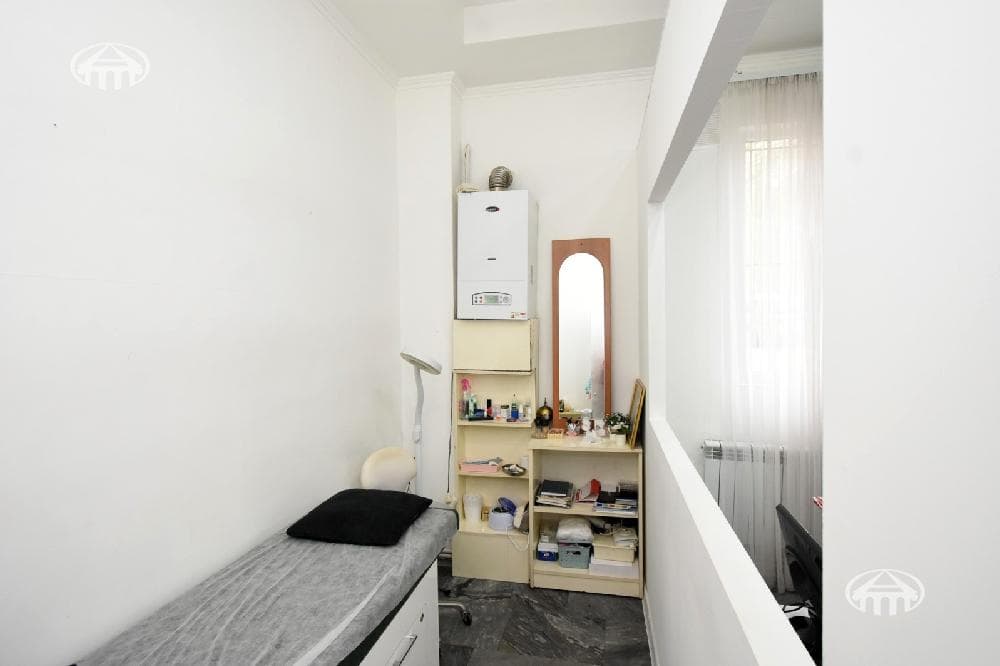 Retail · 222 m² · Kentron