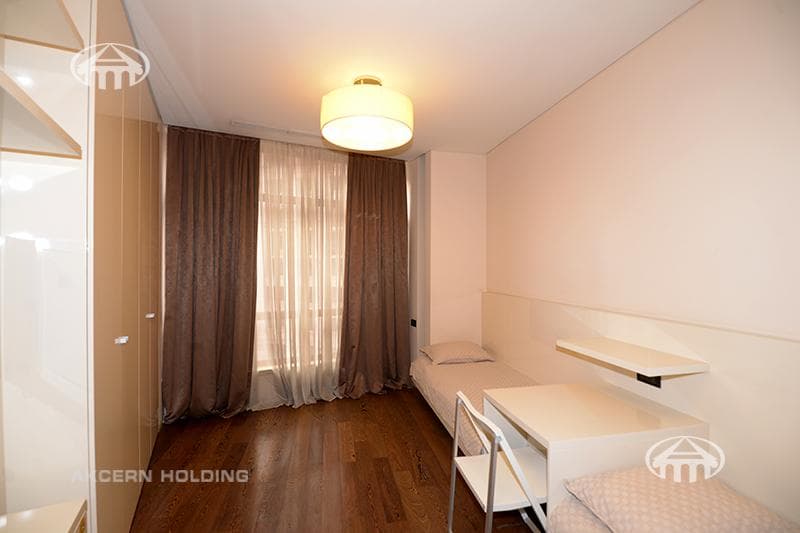 Apartment · 4 rooms · 169 m² · Kentron