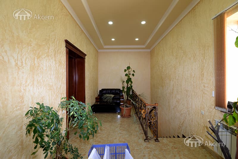 Office · 612 m² · Kentron