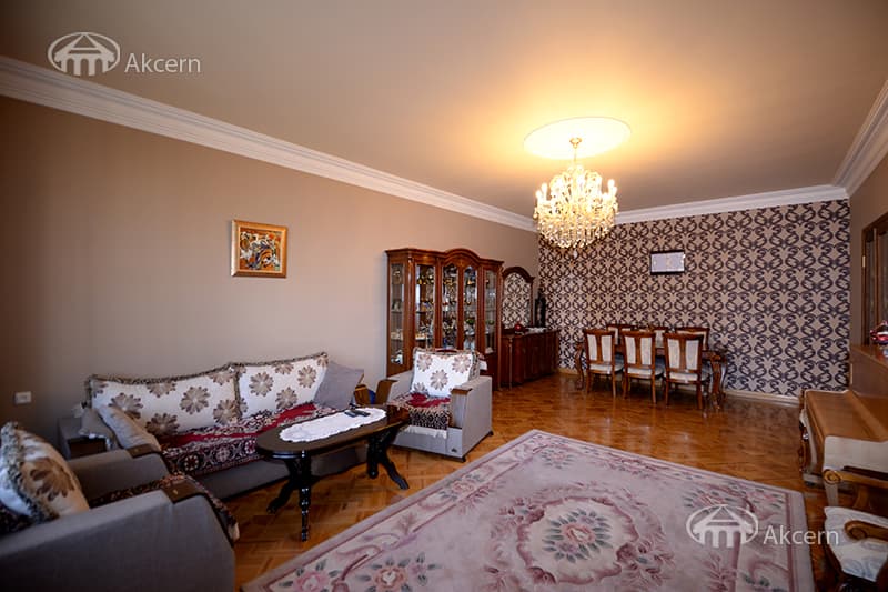 Առանձնատուն · 7 սեն. · 346 մ² · Կենտրոն