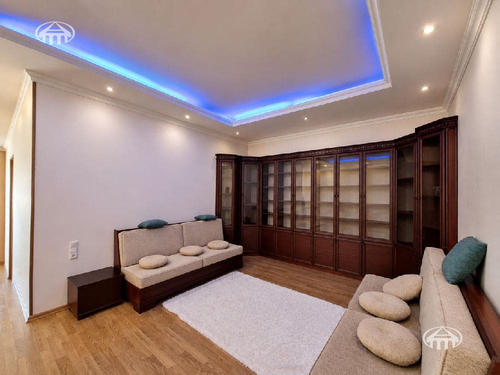 Квартира · 5 комн. · 181 м² · Кентрон