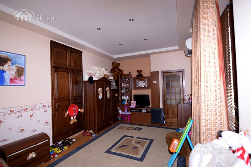 Особняк · 7 комн. · 650 м² · Кентрон