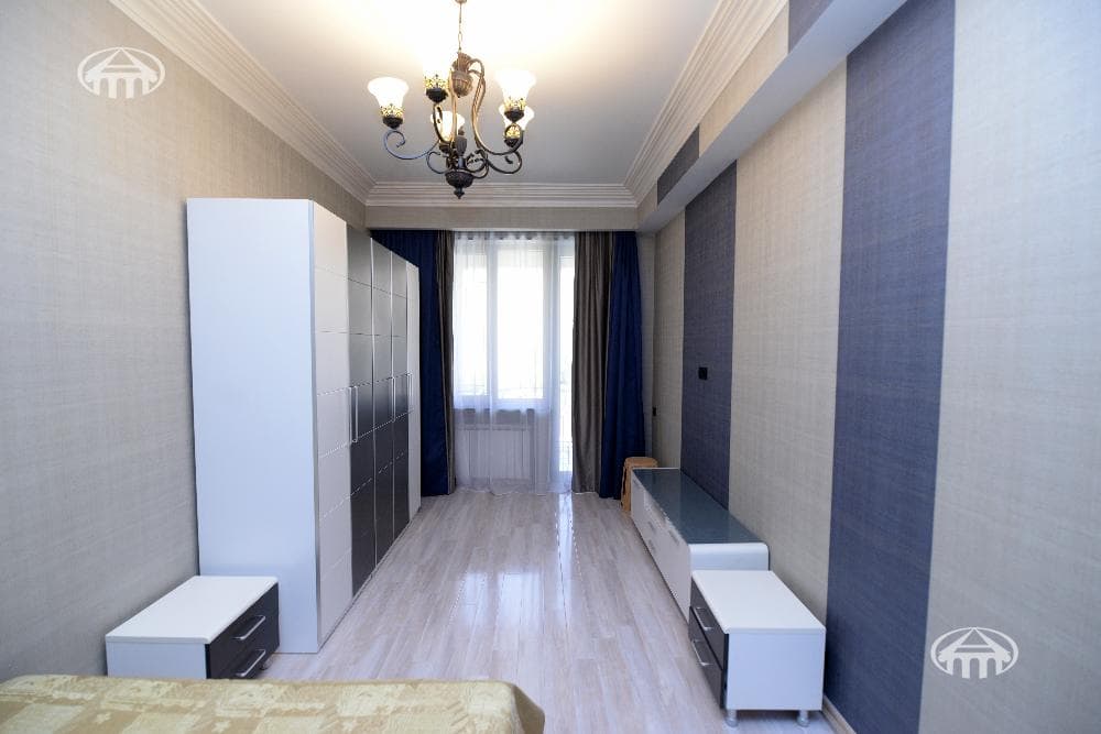 Mansion · 5 rooms · 600 m² · Arabkir