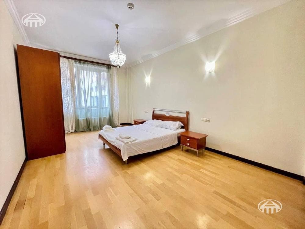 Բնակարան · 3 սեն. · 127 մ² · Կենտրոն
