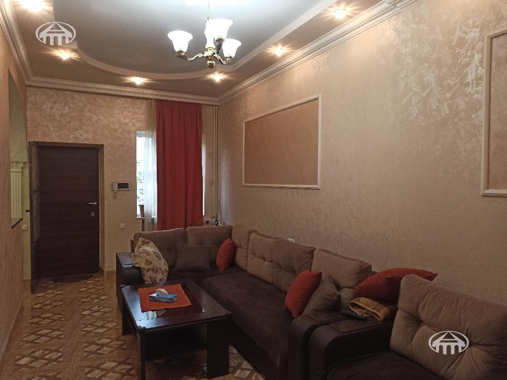 Дом · 5 комн. · 237 м² · Эребуни