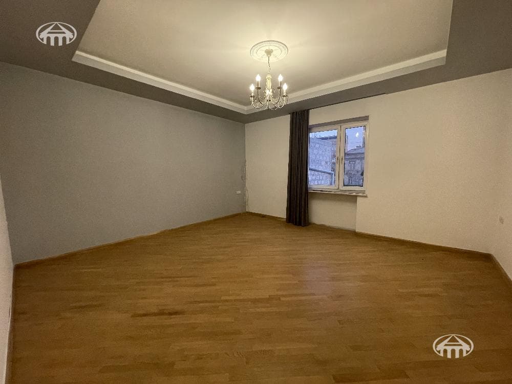 Особняк · 685 м² · Арабкир