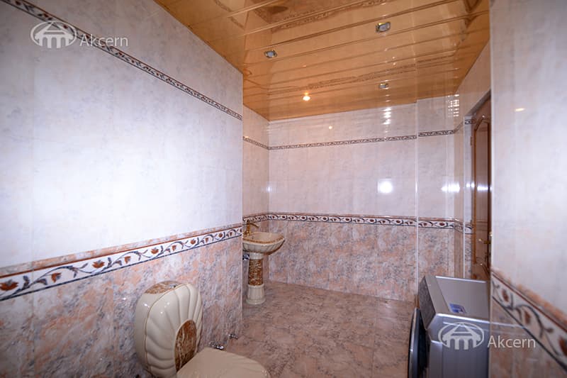 Apartment · 4 rooms · 240 m² · Kentron