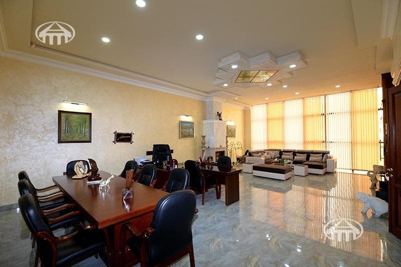 Office · 612 m² · Kentron